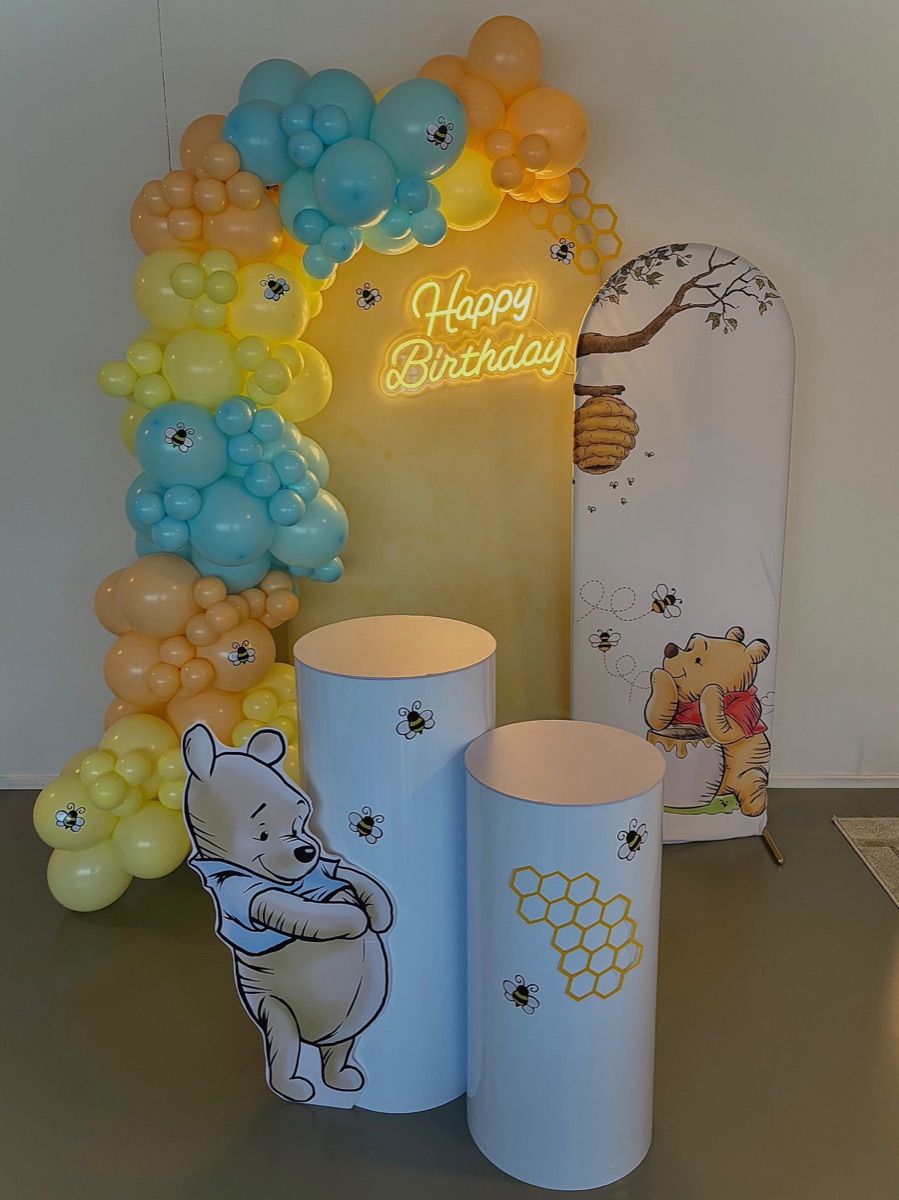 Deko mit Winnie Puuh, Ballons in Hellblau und Gelb